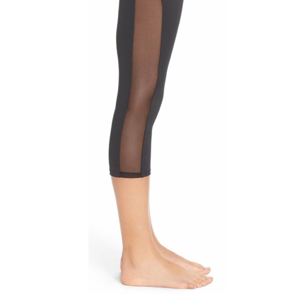 new Onzie ✦ Mesh Tuxedo Stripe ✦ Yoga Capri Cropped Pants ✦ Black Medium / Large - Picture 9 of 12
